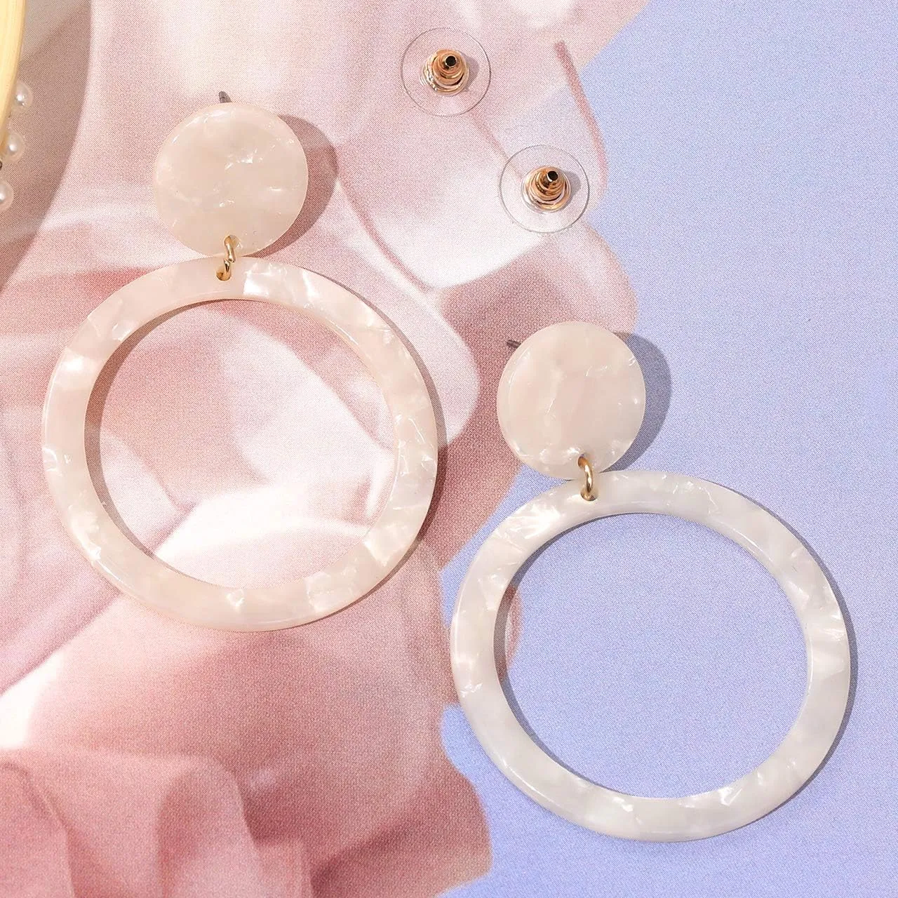 Acrylic for Women Geometry Circle Resin Drop Dangle Earrings Bohemia Tortoise Shell Hoop Earrings Mottled Statement Stud Earrings Fashion Jewelry