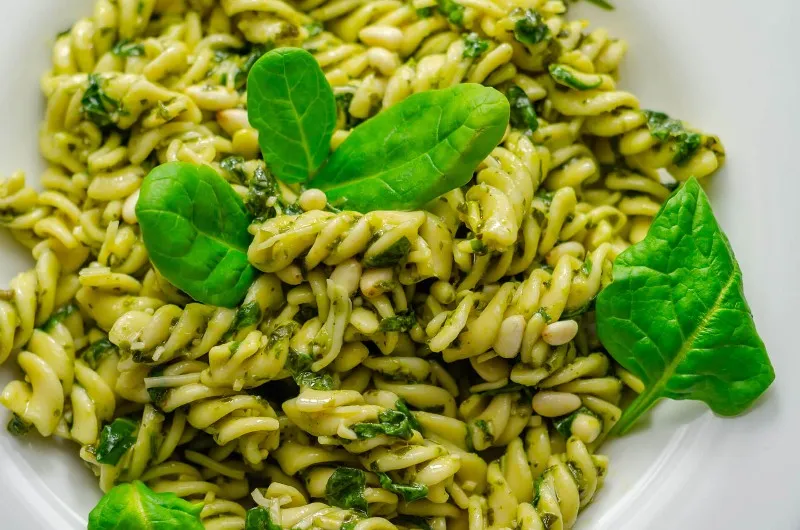 Adventure Menu Fusilli with spinach and walnuts (VEGAN)
