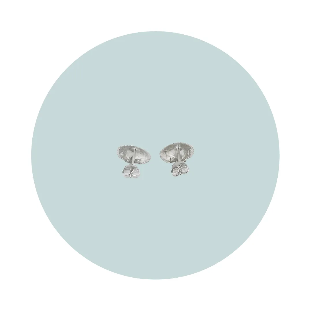 COCKLE SHELL STUD EARRINGS