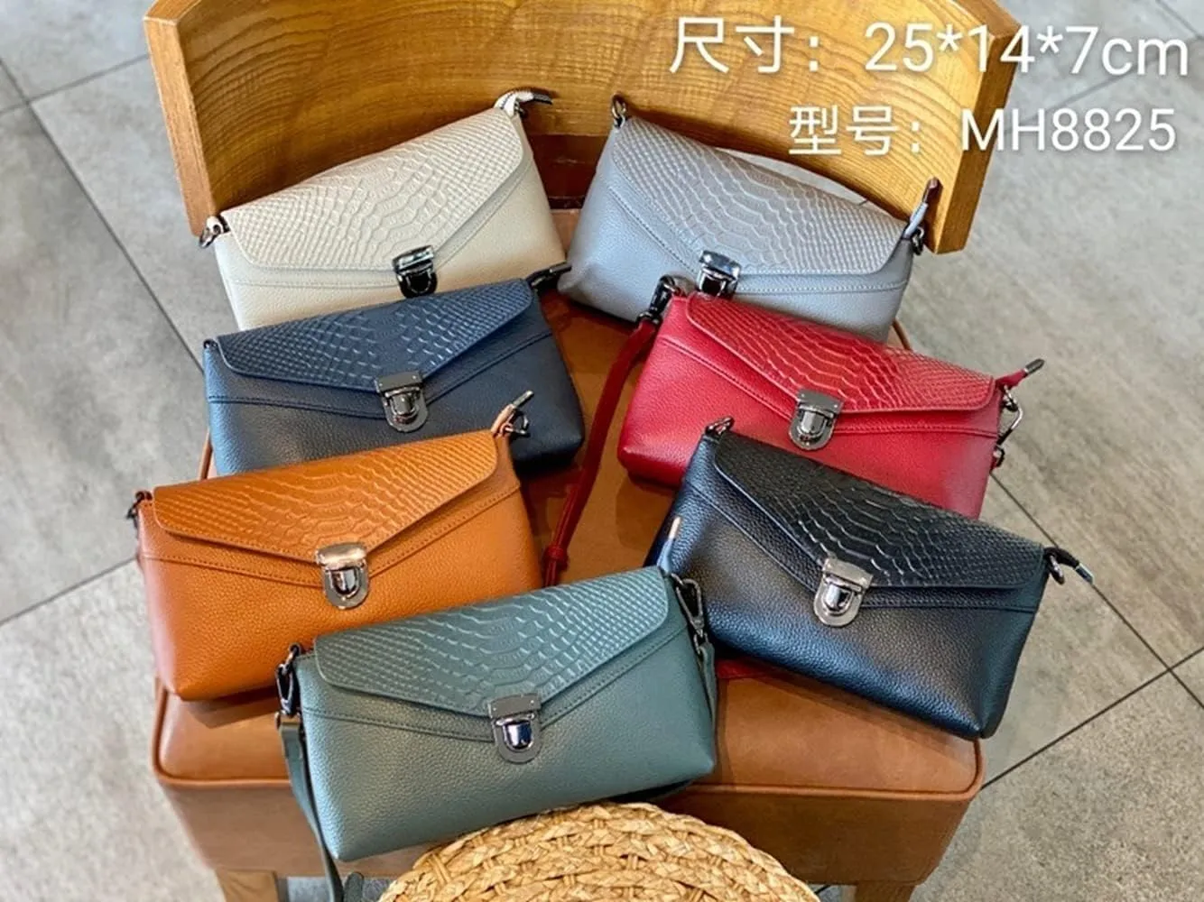 Genuine Leather Women's Unique Shoulder Bags Satchel Leather Envelope Clutch Purse With Cross-body Strap