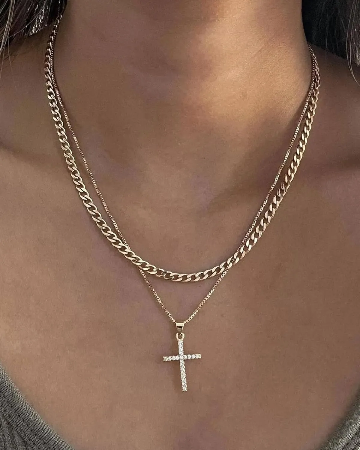 Gold Layered Necklaces for Women Chunky Layered Gold Necklaces Stacked Paperclip Chain Pearl Necklace Herringbone Choker Toggle Clasp Necklace Trendy Jewelry Gifts for Her