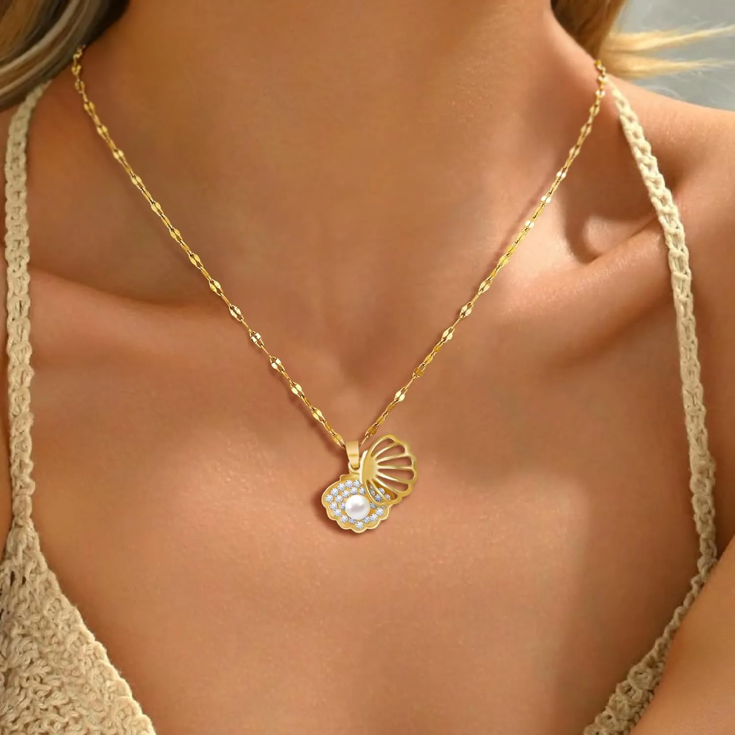 Shell Necklace for Women,14k Gold Plated Layered Starfish Conch SeaShell Pearl Pendant Charm Necklace,Non Tarnish Adjustable Stainless Steel Chain Stack Jewelry for Summer Beach Vacation