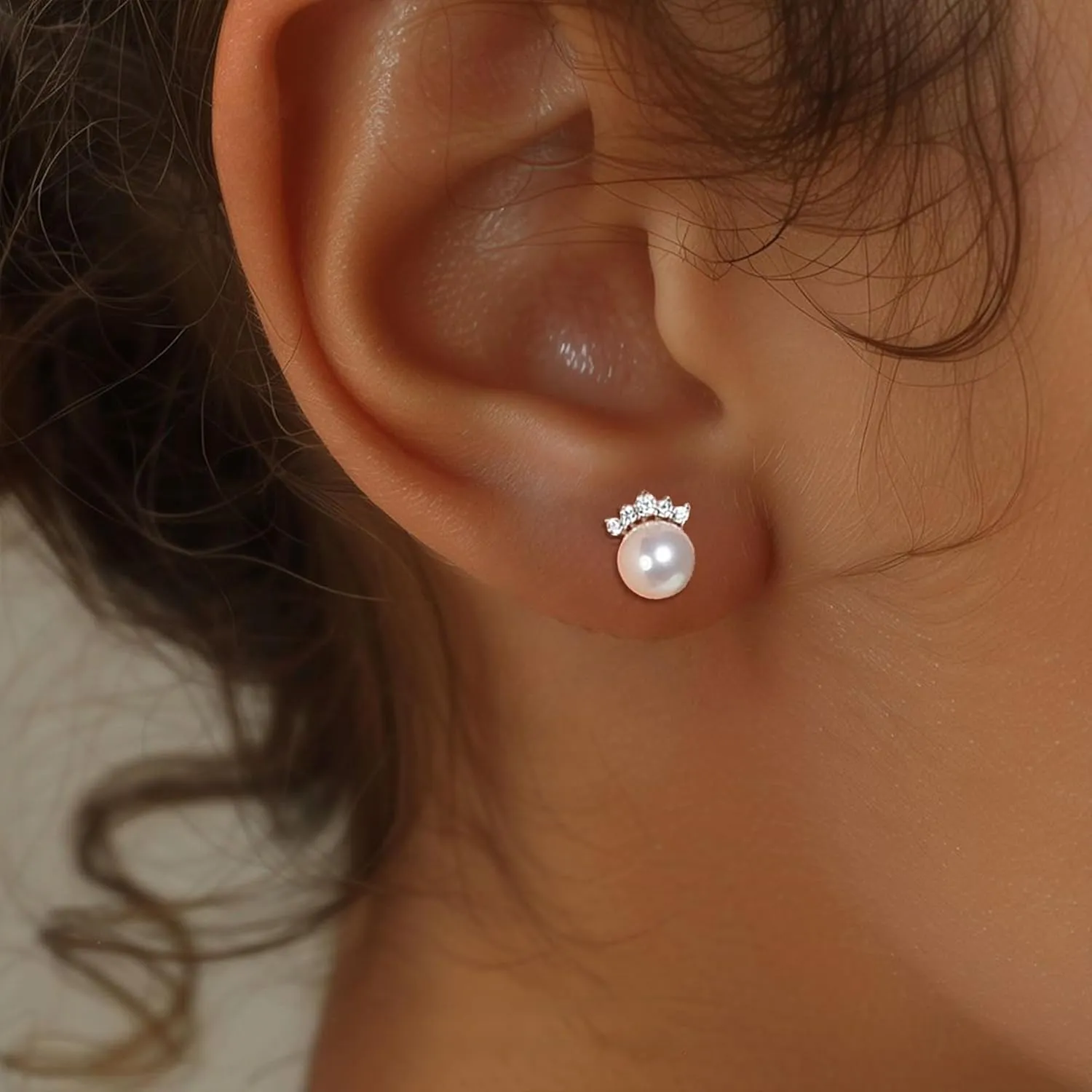 SUYACS 925 Sterling Silver Pearl Earrings for Women 14k Gold Plated Cute Crown CZ Crystal Simulated Stud Earring Dainty Shell Pearl Earring Bride Wedding Jewelry for Mom Wife Daughter