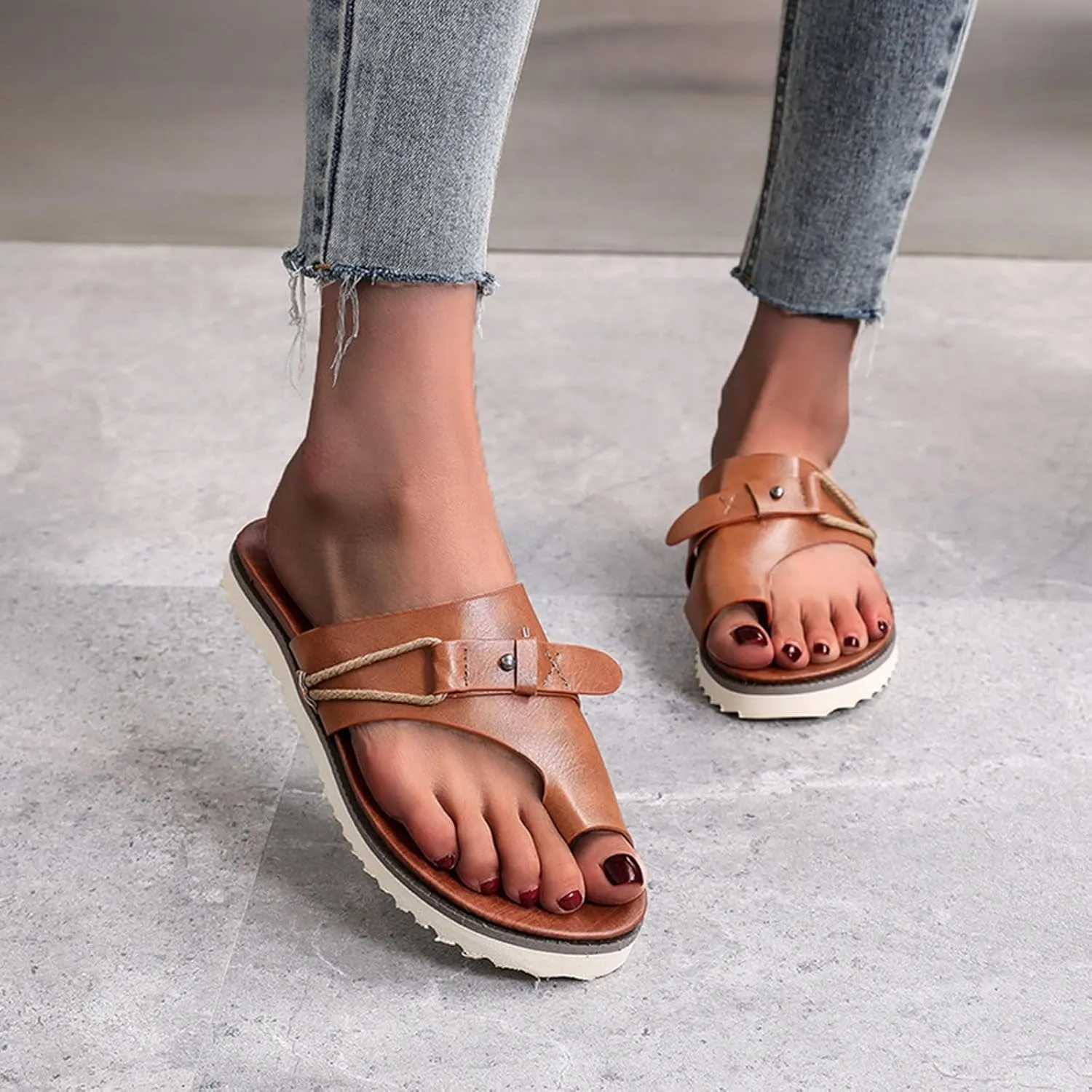 Womens Orthopedic Sandals Summer Comfy Big Toe Correction Sandal Walking Bunion Flip Flops Lightweight Breathable Leather Workout Slippers Platform Flat Sole Beach Shoes